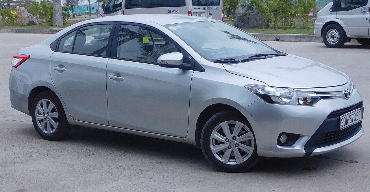 Sedan 4 chỗ
